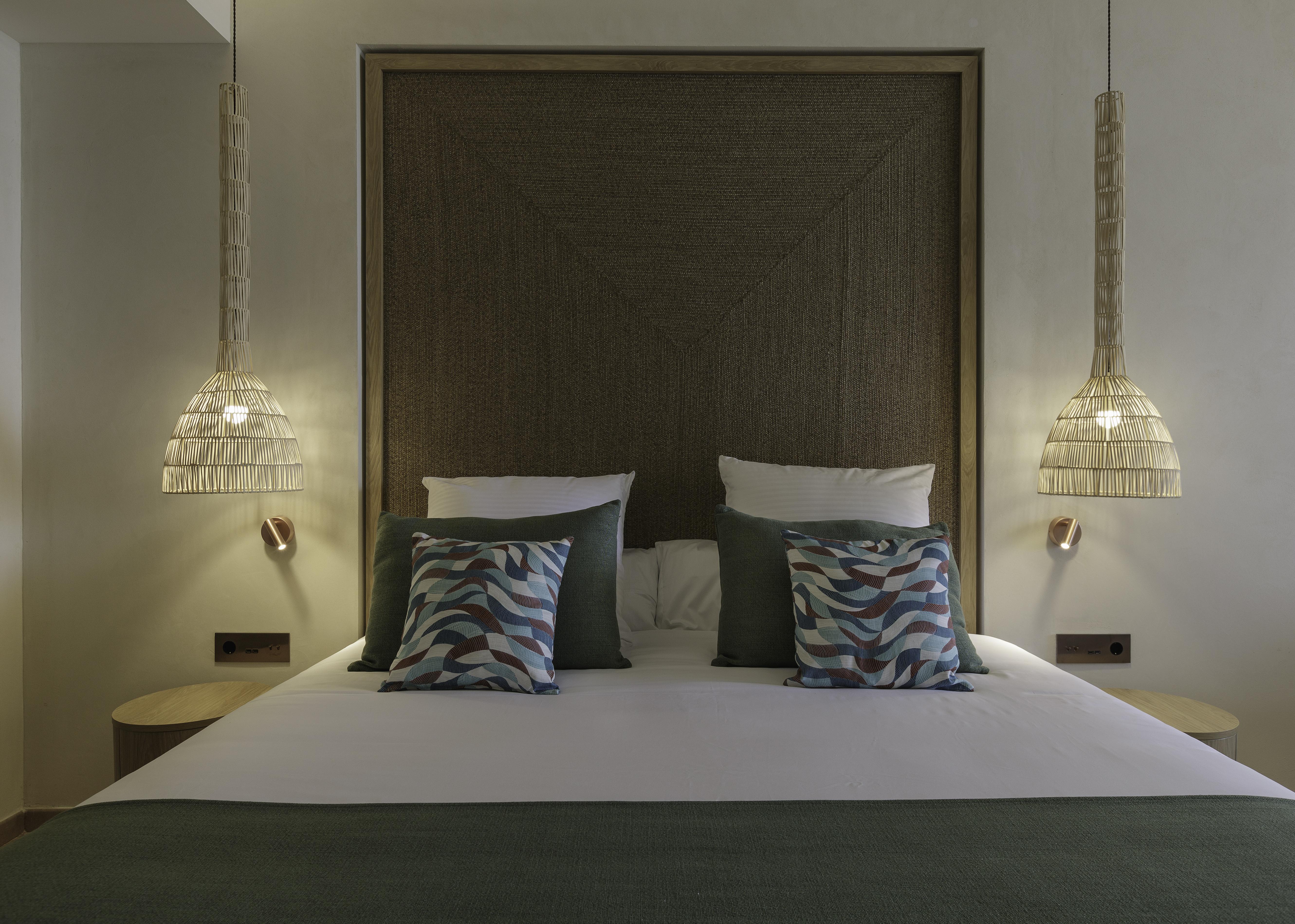 Cala San Miguel Ibiza Resort, Adults Only, Curio Collection By Hilton Port de Sant Miguel エクステリア 写真 A bedroom at the hotel