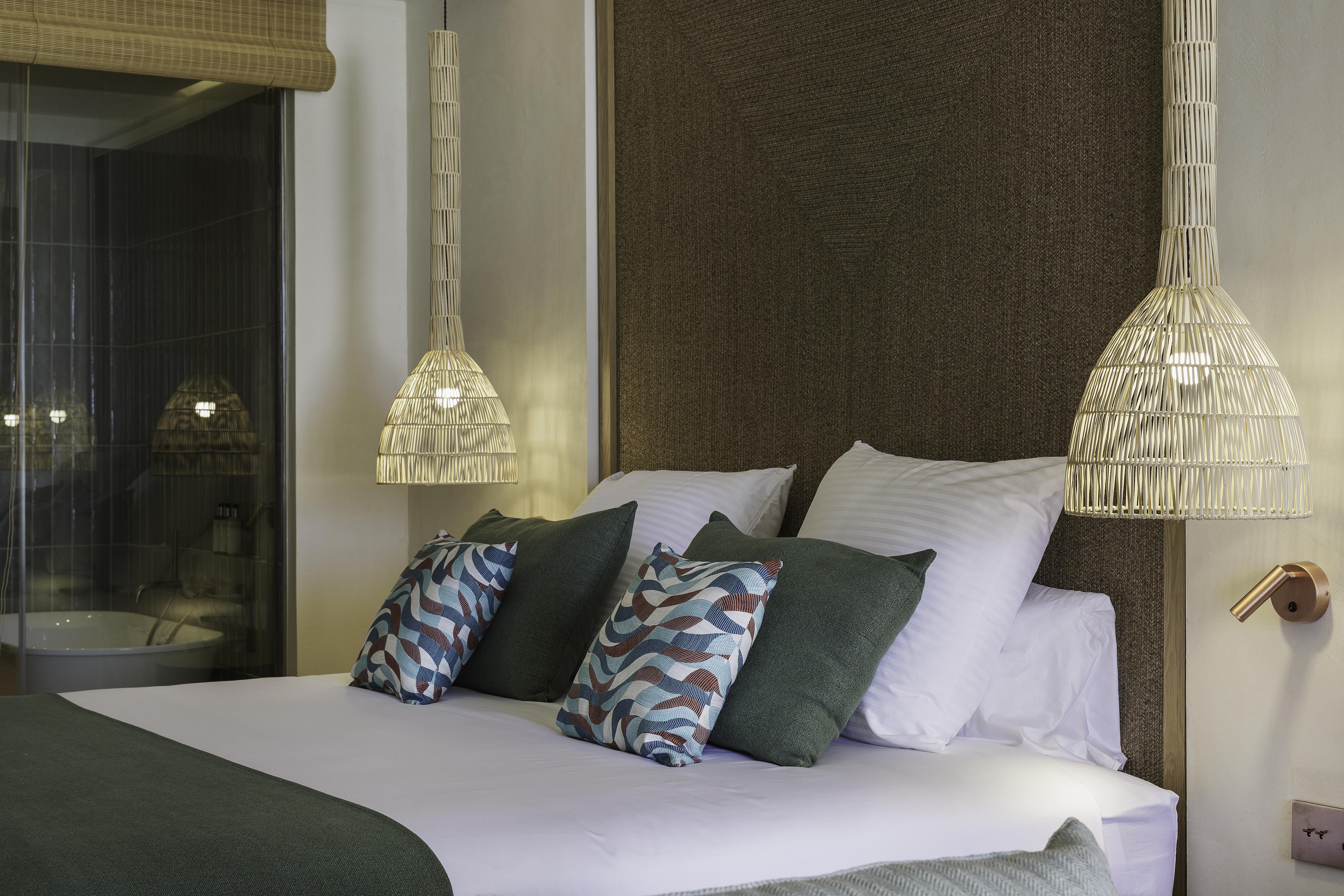 Cala San Miguel Ibiza Resort, Adults Only, Curio Collection By Hilton Port de Sant Miguel エクステリア 写真 A bedroom at the hotel