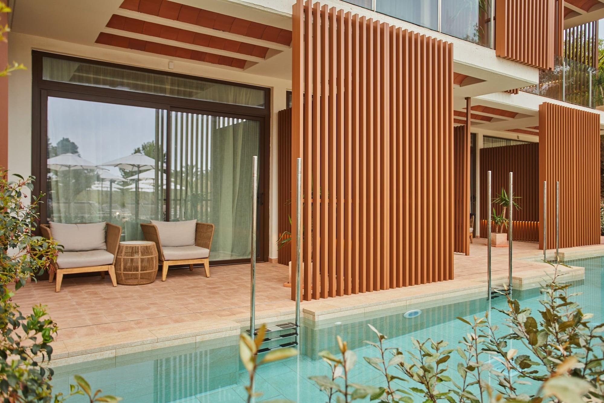 Cala San Miguel Ibiza Resort, Adults Only, Curio Collection By Hilton Port de Sant Miguel エクステリア 写真 A private pool at the hotel