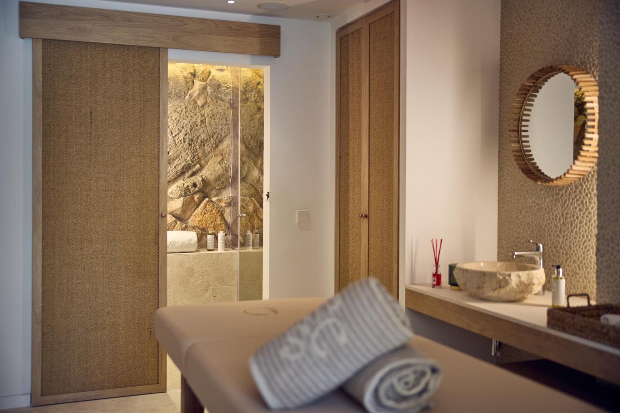 Cala San Miguel Ibiza Resort, Adults Only, Curio Collection By Hilton Port de Sant Miguel エクステリア 写真